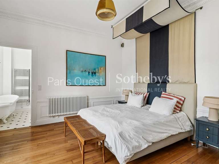 Appartement Paris 16e - 3 chambres - 242m²