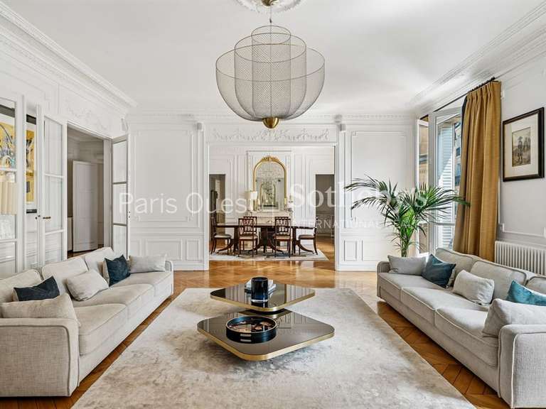 Appartement Paris 16e - 3 chambres - 242m²