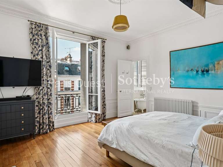 Appartement Paris 16e - 3 chambres - 242m²