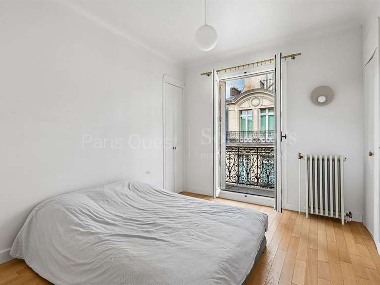 Appartement Paris 16e - 3 chambres - 137m²