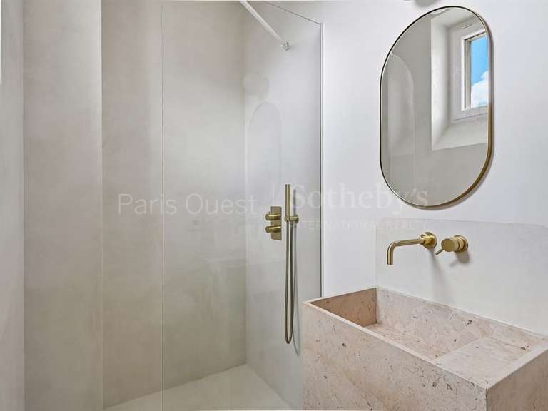 Appartement Paris 16e - 3 chambres - 137m²