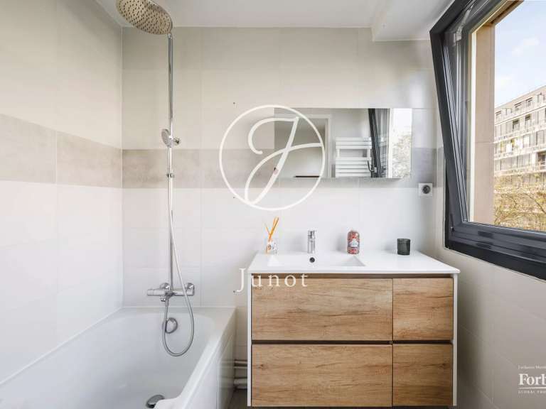 Appartement Paris 16e - 3 chambres - 121m²