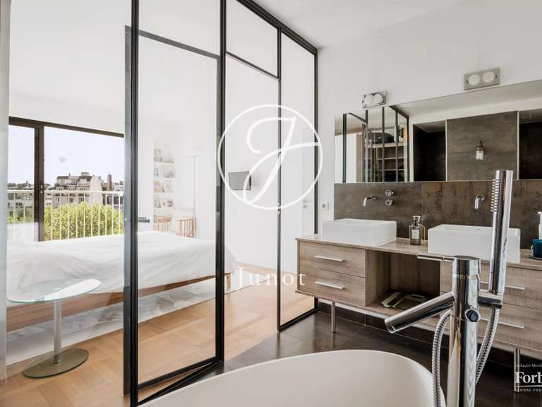 Appartement Paris 16e - 3 chambres - 121m²