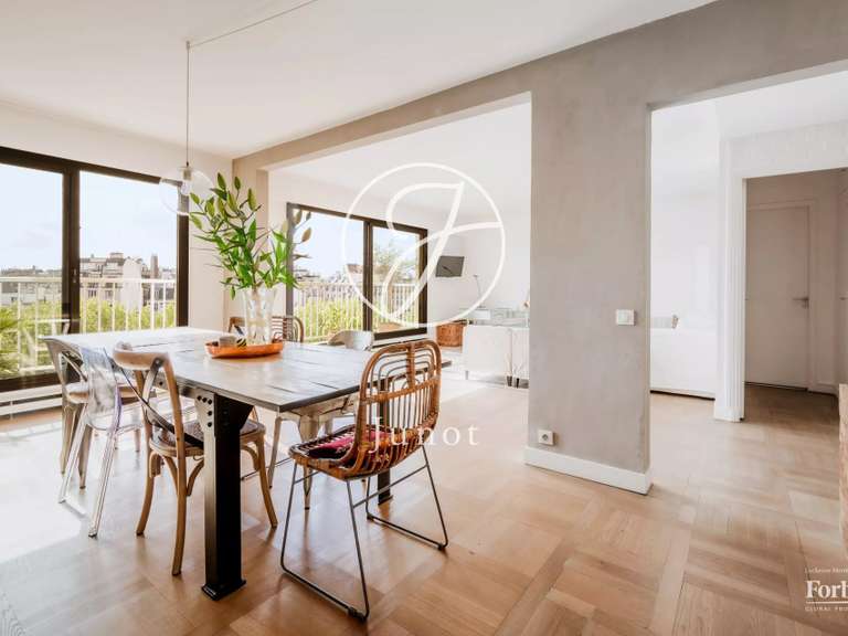 Appartement Paris 16e - 3 chambres - 121m²