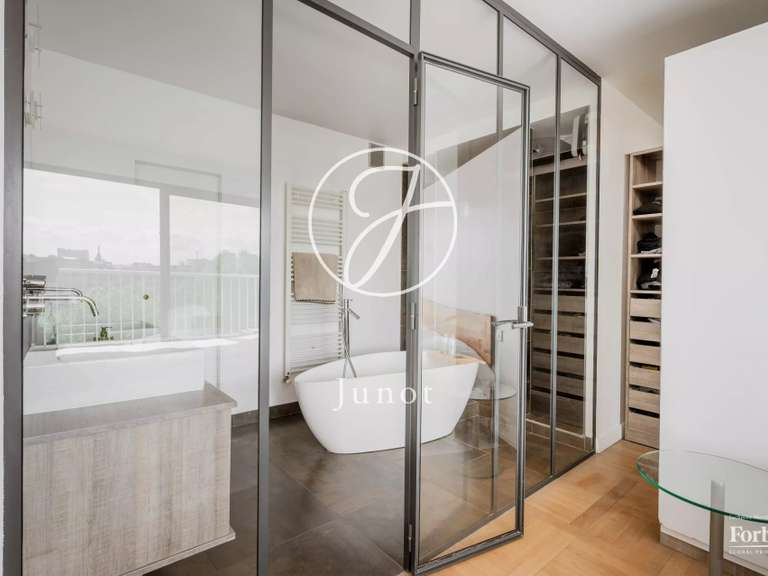 Appartement Paris 16e - 3 chambres - 121m²