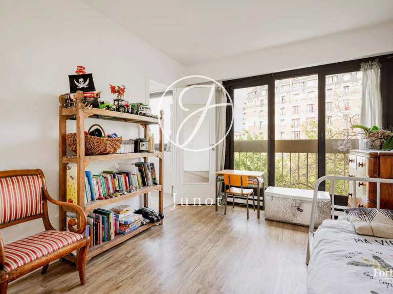 Appartement Paris 16e - 3 chambres - 121m²