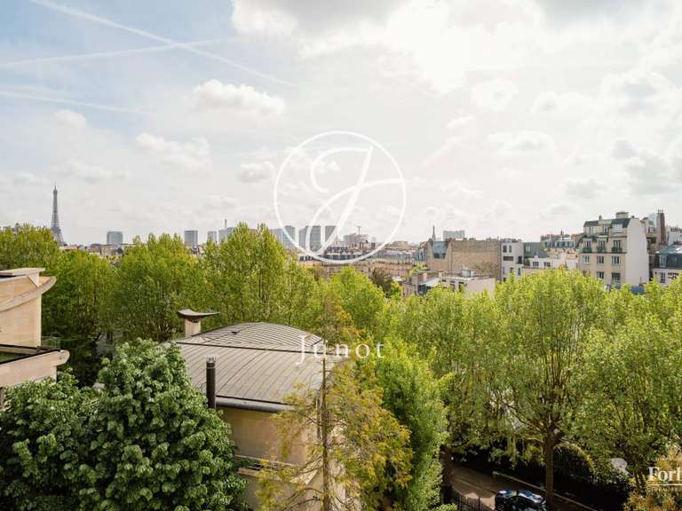 Appartement Paris 16e - 3 chambres - 121m²