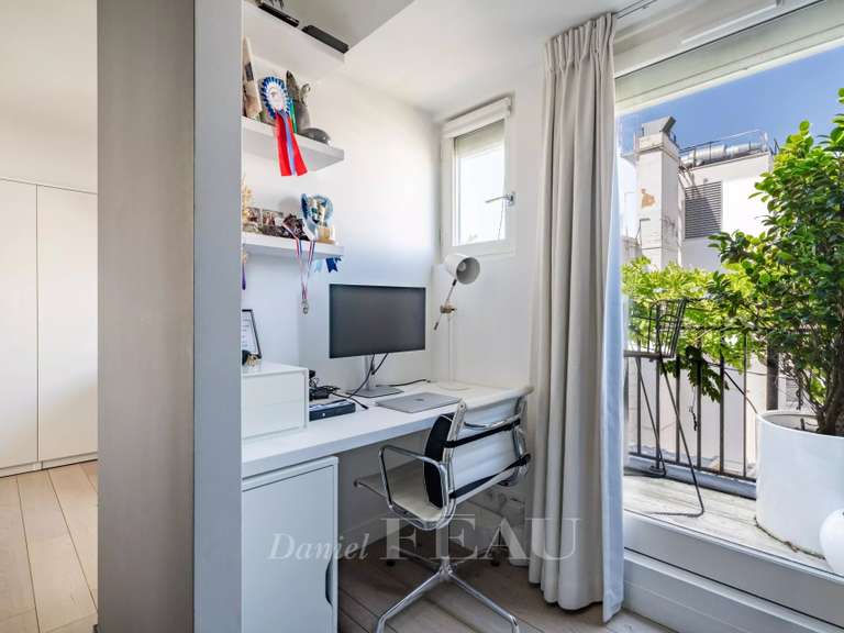 Appartement Paris 16e - 3 chambres - 169m²