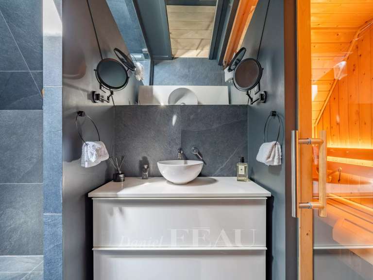 Appartement Paris 16e - 3 chambres - 169m²