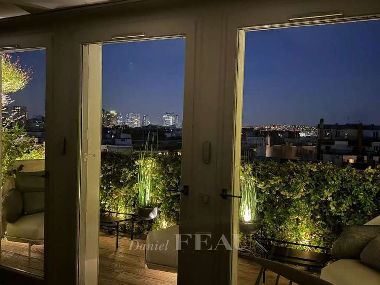 Appartement Paris 16e - 3 chambres - 169m²