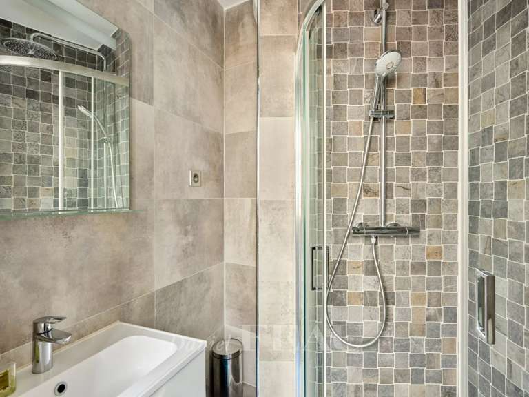 Appartement Paris 16e - 2 chambres - 155m²