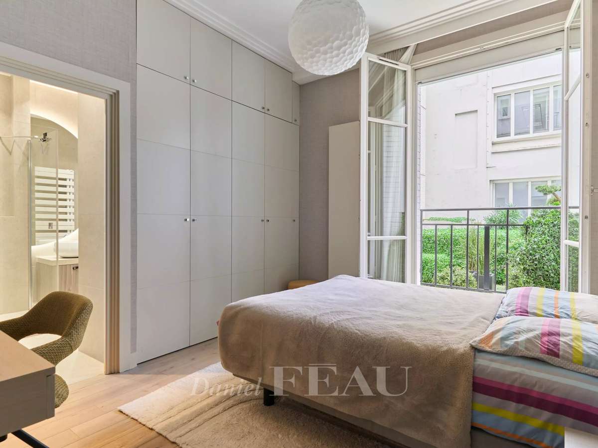 Apartment Paris 16e