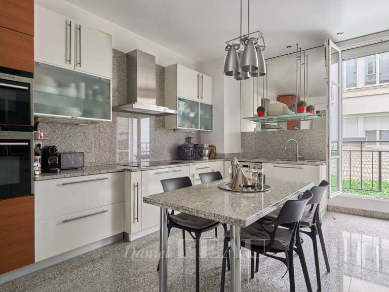 Apartment Paris 16e - 3 bedrooms - 172m²