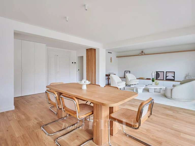 Appartement Paris 16e - 4 chambres - 149m²