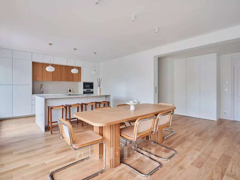 Appartement Paris 16e - 4 chambres - 149m²