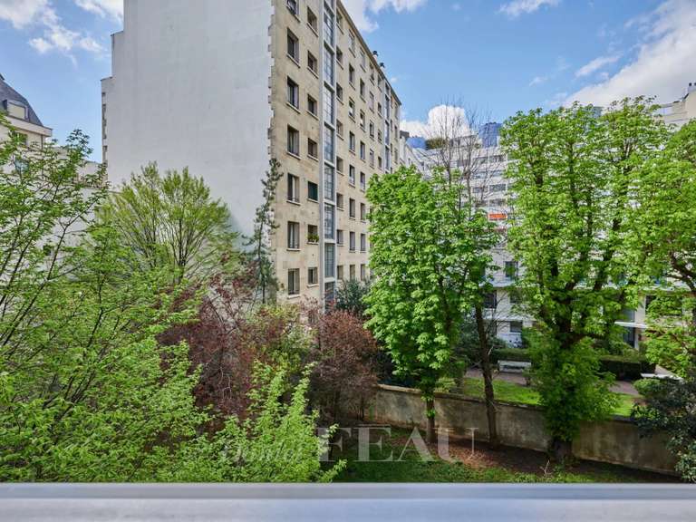Appartement Paris 16e - 4 chambres - 149m²