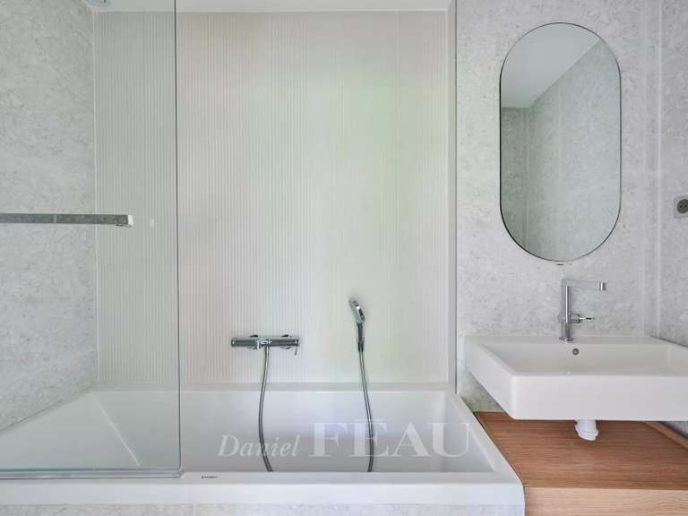 Appartement Paris 16e - 4 chambres - 149m²