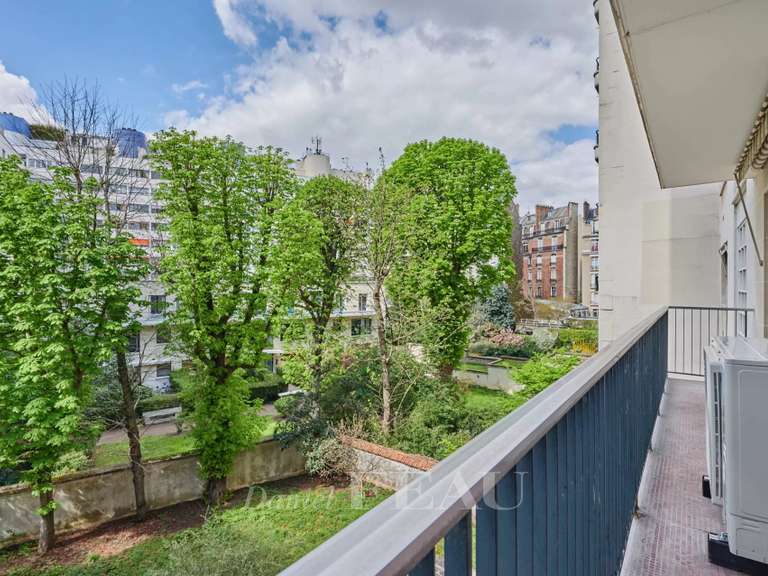 Appartement Paris 16e - 4 chambres - 149m²