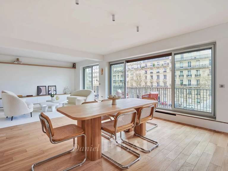 Appartement Paris 16e - 4 chambres - 149m²