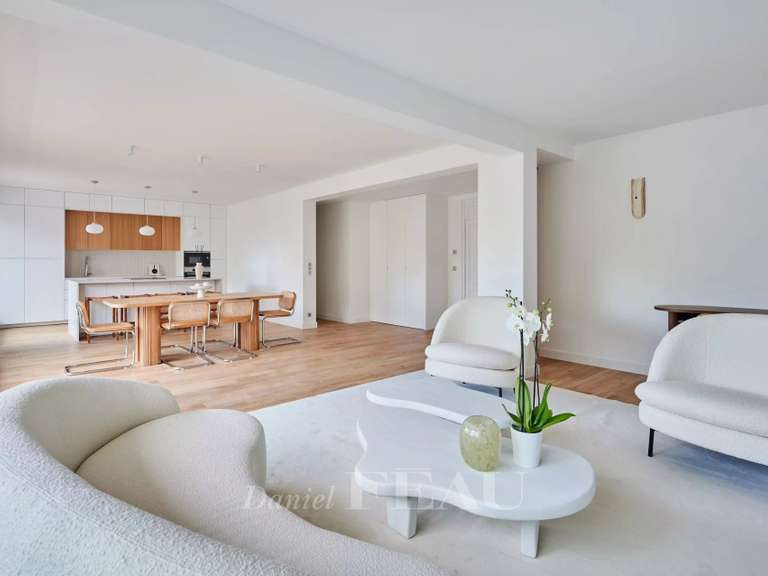 Appartement Paris 16e - 4 chambres - 149m²