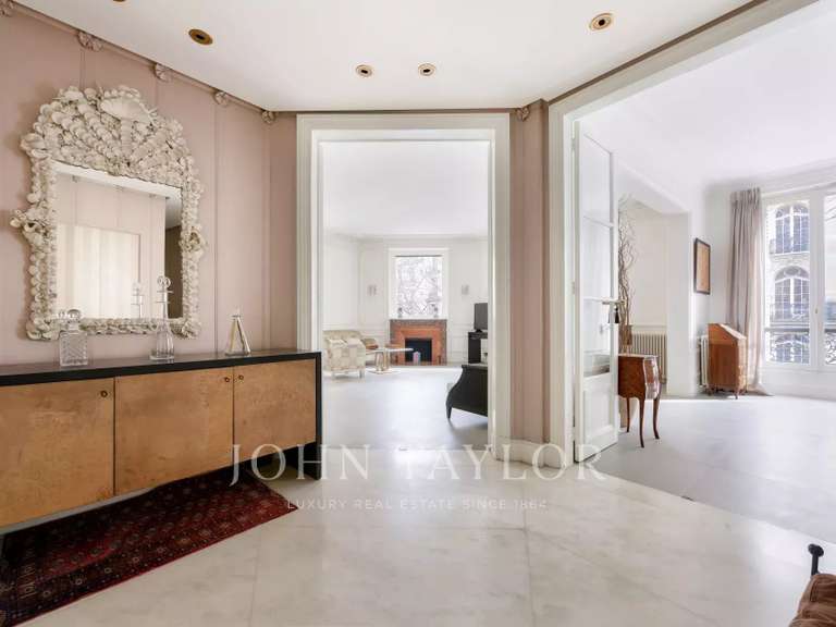 Appartement Paris 16e - 2 chambres - 122m²