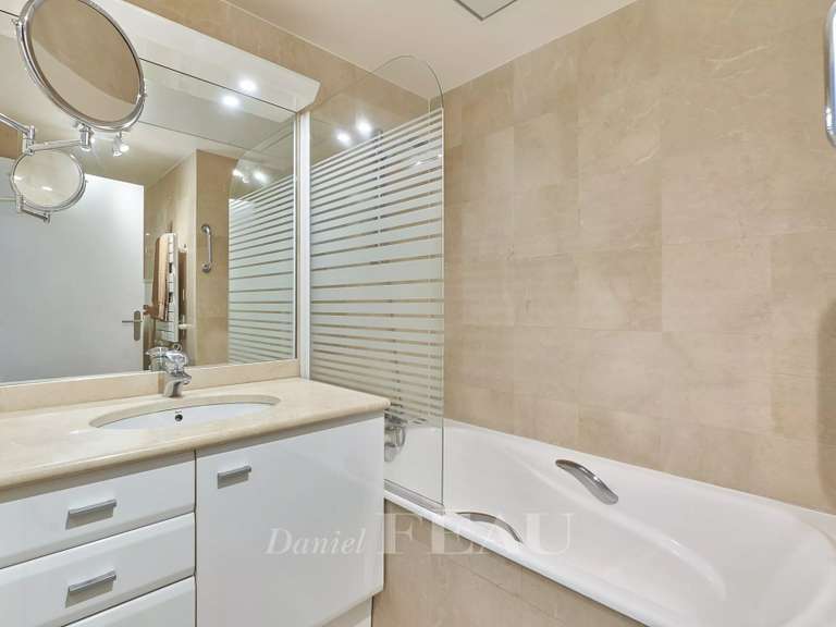 Appartement Paris 16e - 2 chambres - 93m²