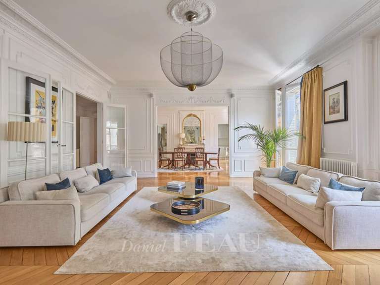 Appartement Paris 16e - 3 chambres - 242m²