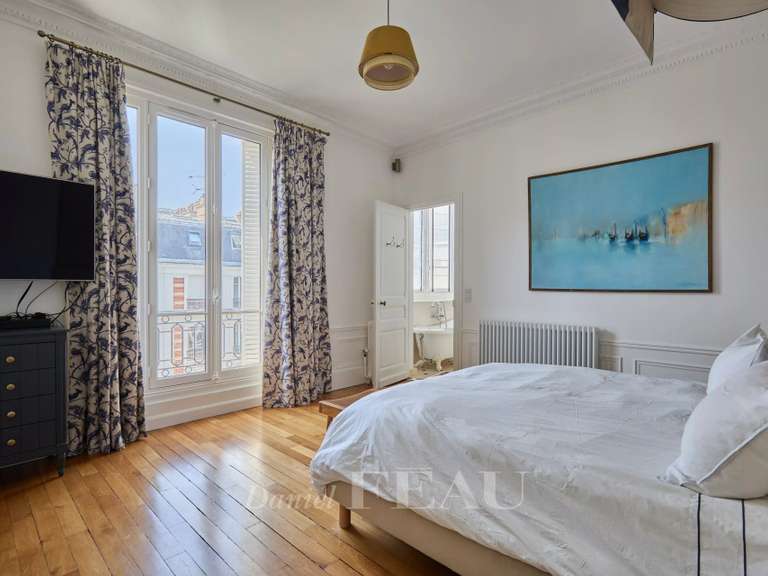 Appartement Paris 16e - 3 chambres - 242m²