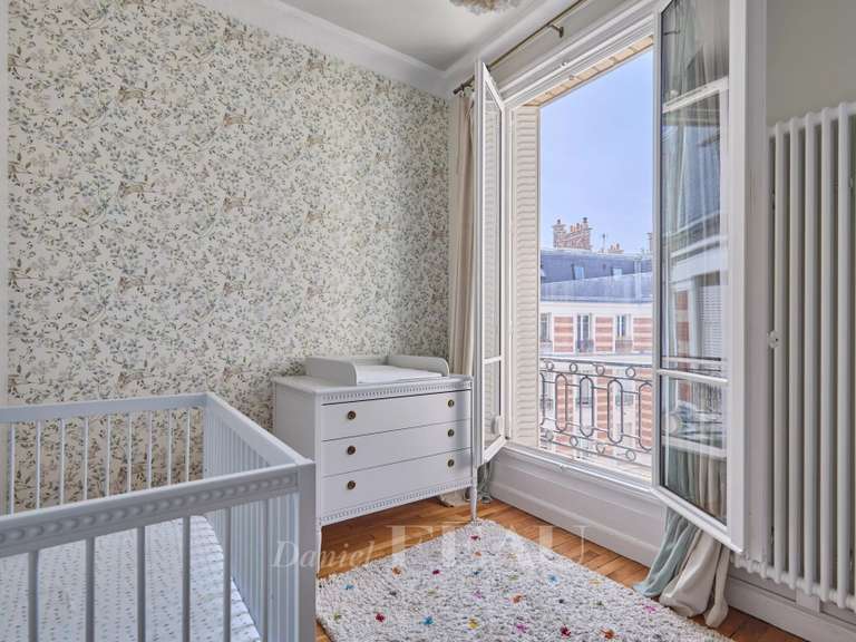 Appartement Paris 16e - 3 chambres - 242m²