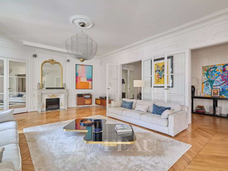 Appartement Paris 16e - 3 chambres - 242m²