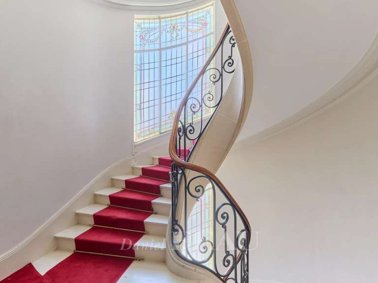 Appartement Paris 16e - 3 chambres - 242m²