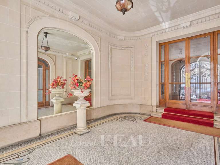 Appartement Paris 16e - 3 chambres - 242m²