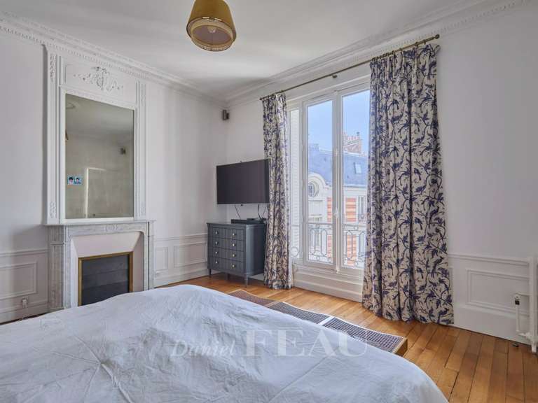 Appartement Paris 16e - 3 chambres - 242m²