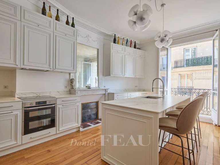 Appartement Paris 16e - 3 chambres - 242m²