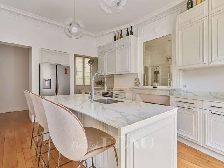 Appartement Paris 16e - 3 chambres - 242m²