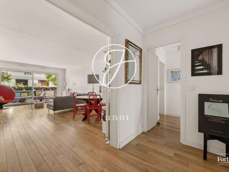 Appartement Paris 16e - 2 chambres - 83m²