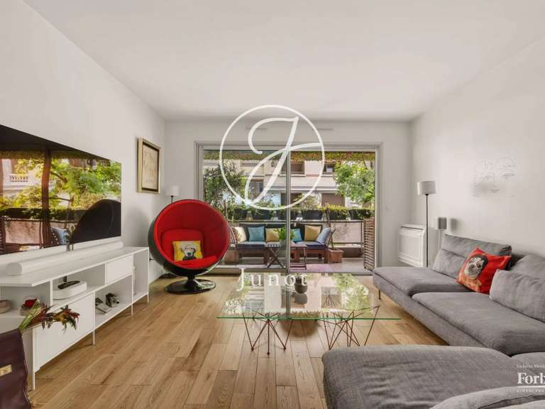 Appartement Paris 16e - 2 chambres - 83m²
