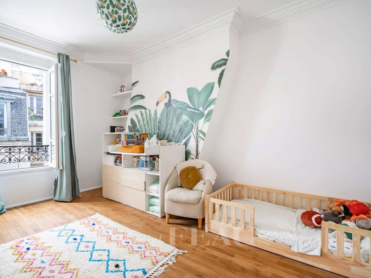 Apartment Paris 16e