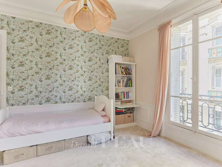 Appartement Paris 16e - 3 chambres - 114m²