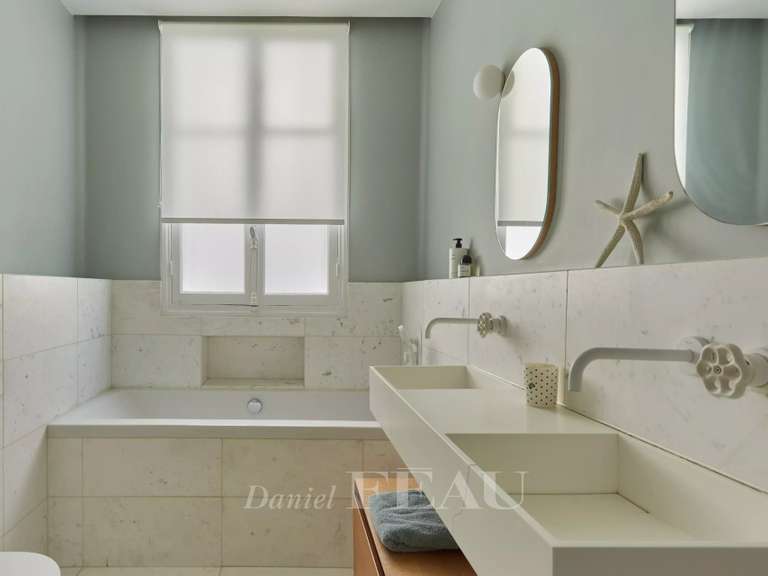 Appartement Paris 16e - 3 chambres - 114m²