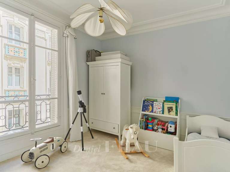 Appartement Paris 16e - 3 chambres - 114m²