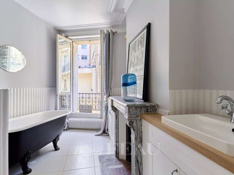 Appartement Paris 16e - 4 chambres - 180m²
