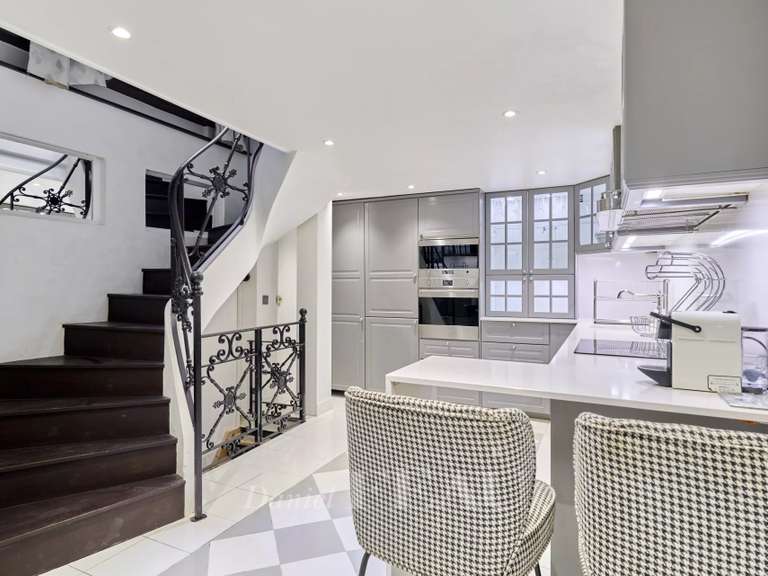Appartement Paris 16e - 4 chambres - 180m²