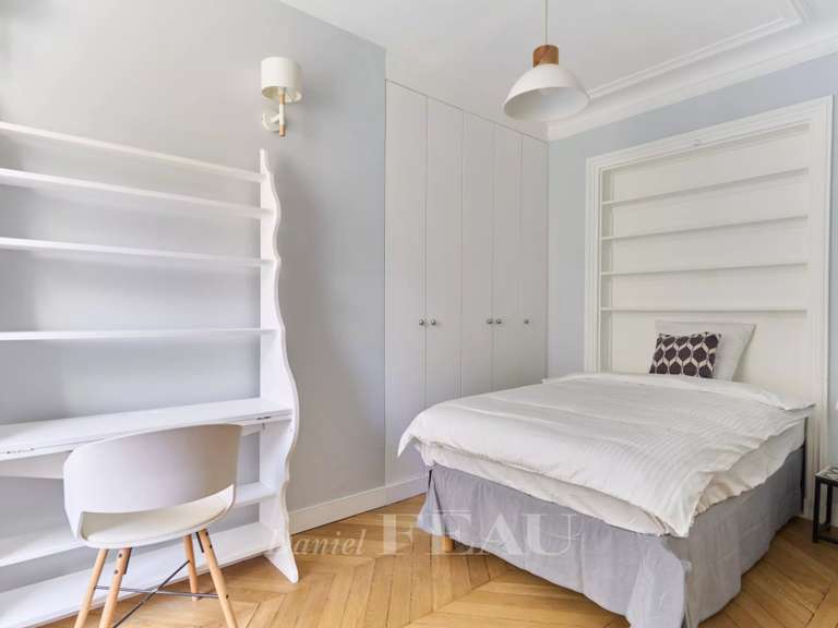 Appartement Paris 16e - 4 chambres - 180m²
