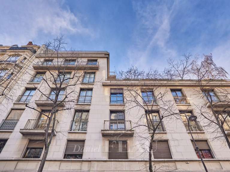 Appartement Paris 16e - 2 chambres - 141m²