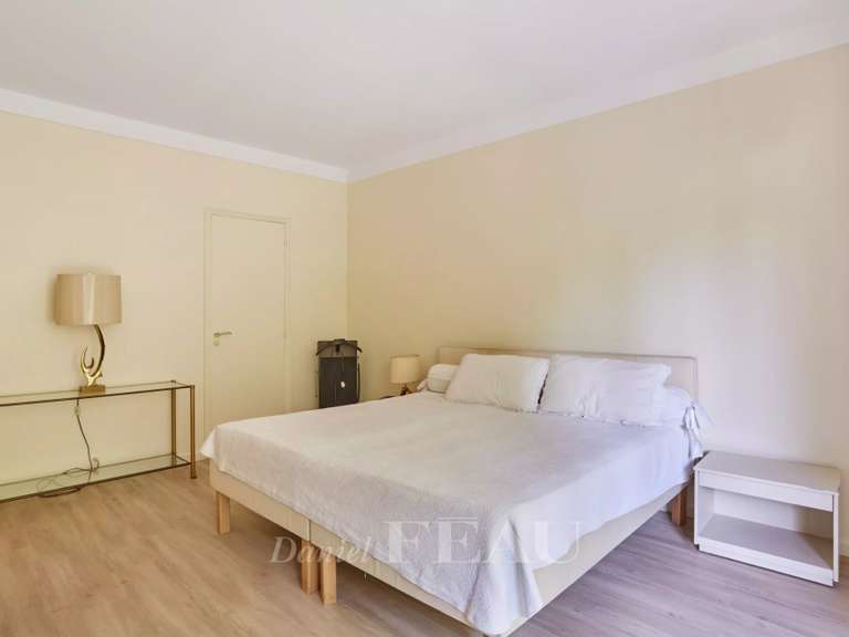 Appartement Paris 16e - 2 chambres - 141m²
