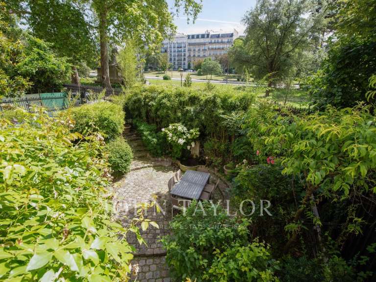 Appartement Paris 16e - 3 chambres - 240m²