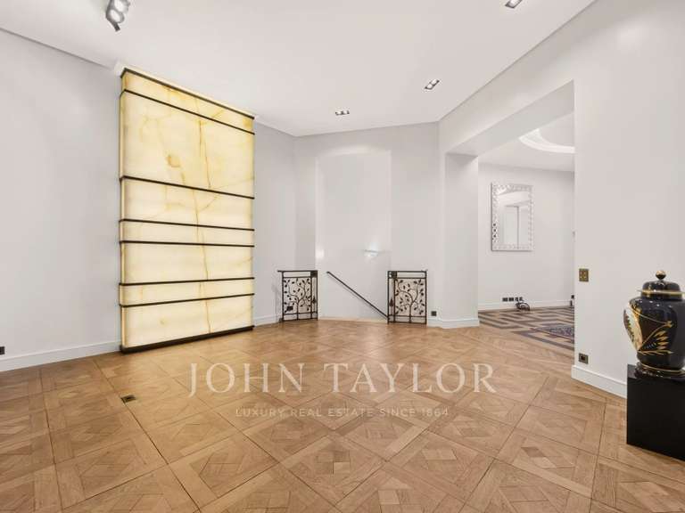 Appartement Paris 16e - 3 chambres - 240m²