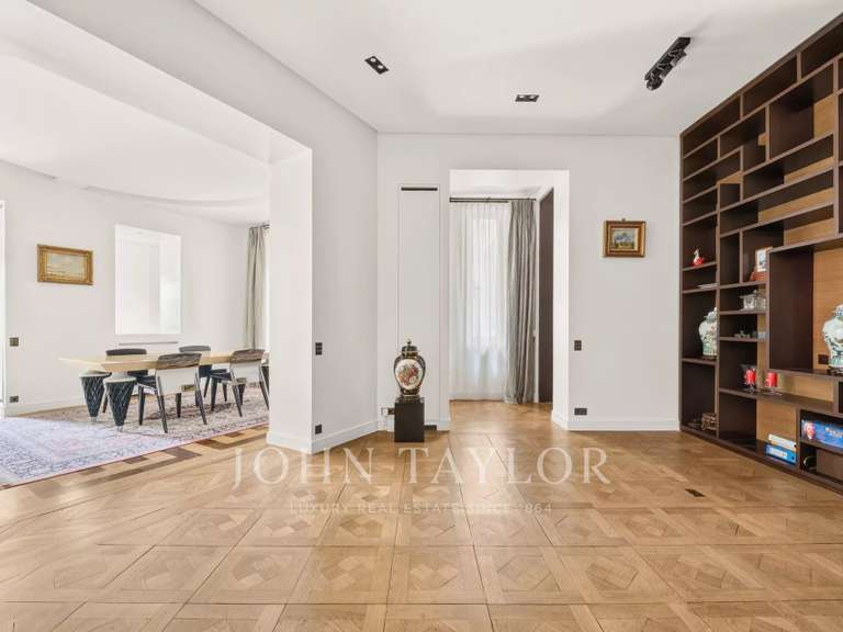 Appartement Paris 16e - 3 chambres - 240m²