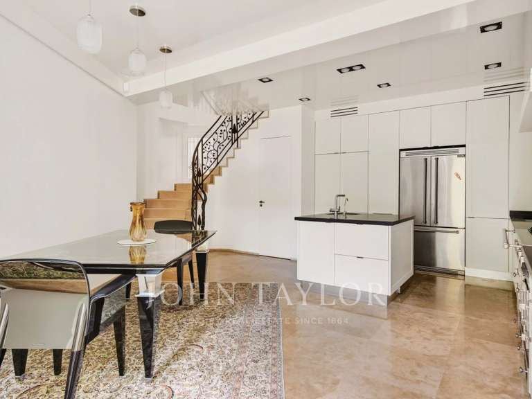 Appartement Paris 16e - 3 chambres - 240m²